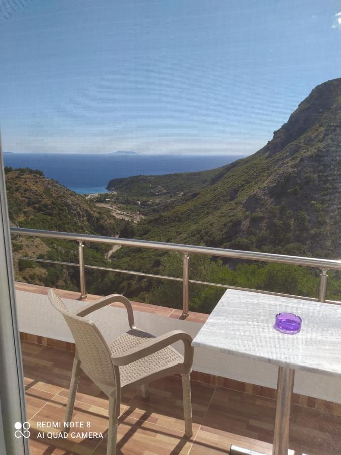 Tolis Rooms Himarë Exterior foto