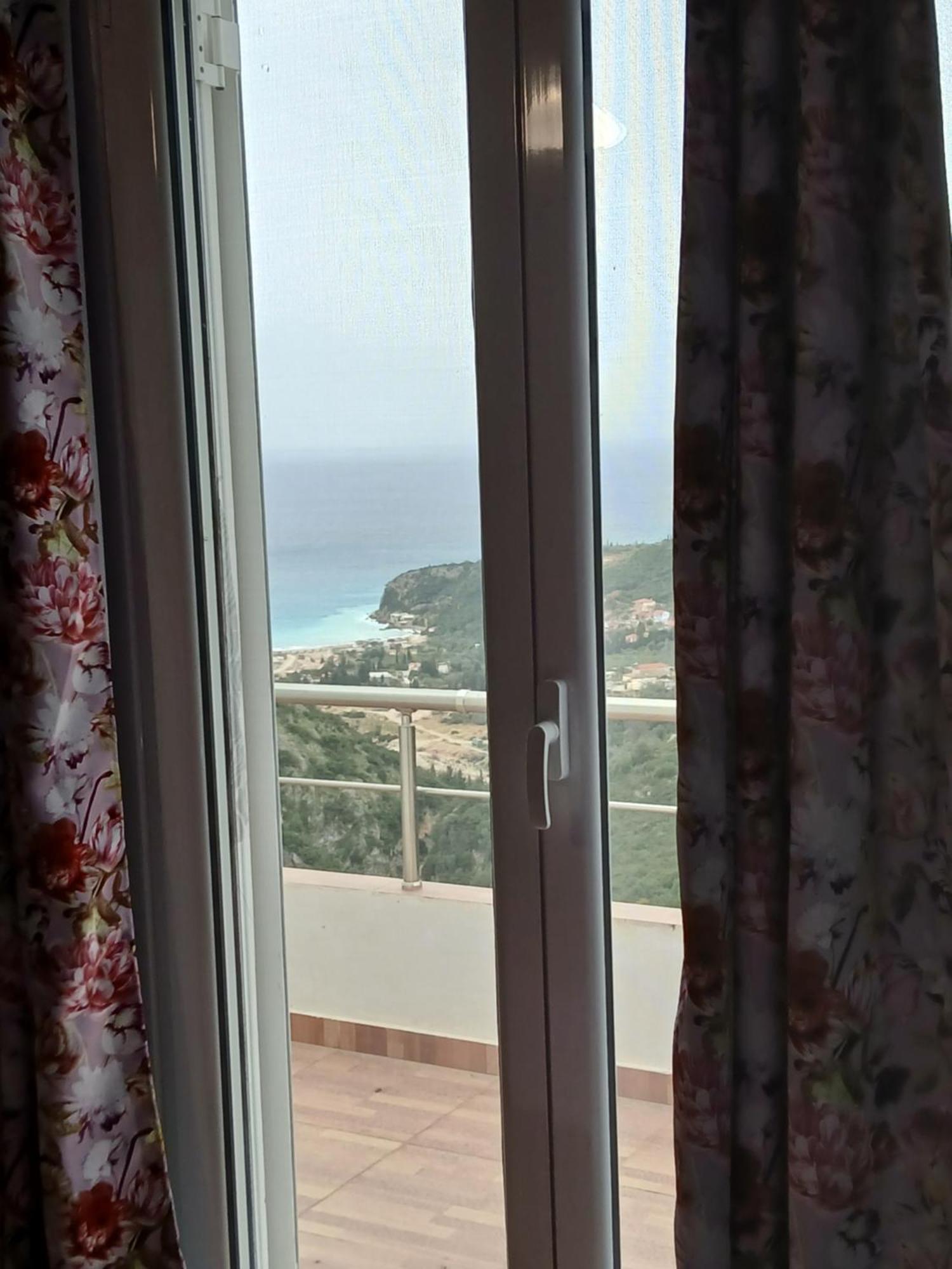 Tolis Rooms Himarë Exterior foto
