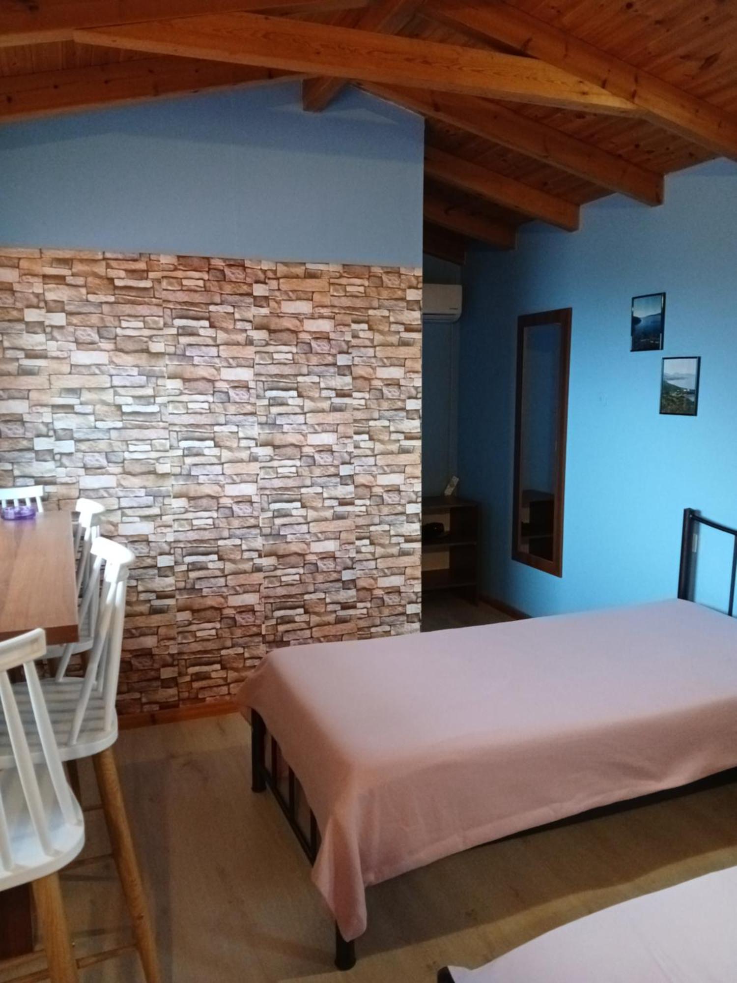 Tolis Rooms Himarë Exterior foto